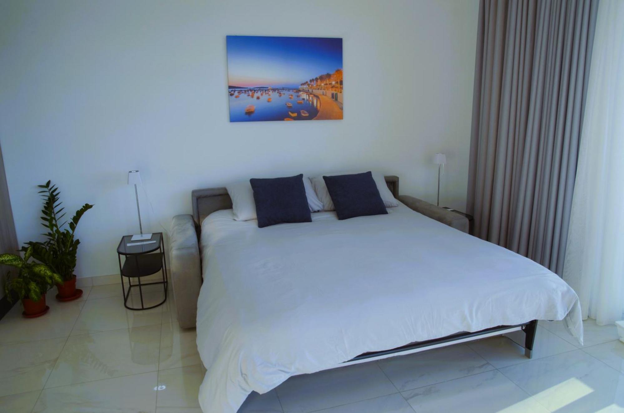 New Seafront Apartment - Spectacular Views 圣保罗湾城 外观 照片