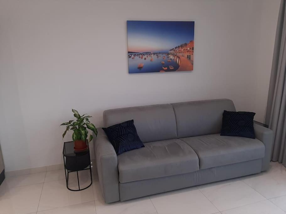 New Seafront Apartment - Spectacular Views 圣保罗湾城 外观 照片
