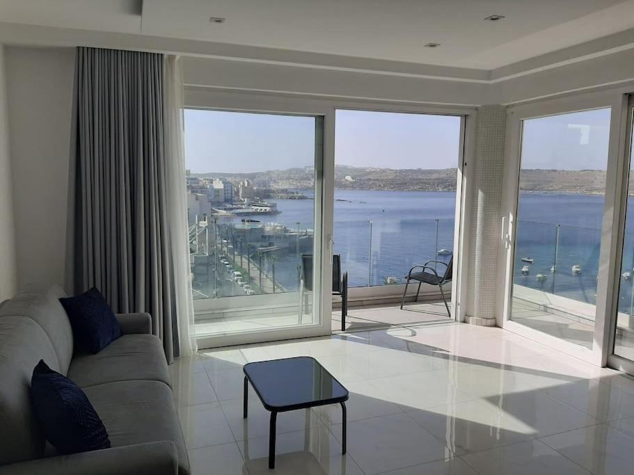 New Seafront Apartment - Spectacular Views 圣保罗湾城 外观 照片