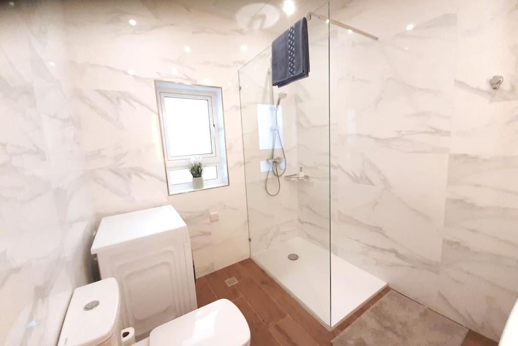 New Seafront Apartment - Spectacular Views 圣保罗湾城 外观 照片