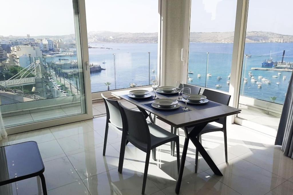 New Seafront Apartment - Spectacular Views 圣保罗湾城 外观 照片