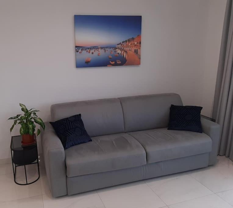 New Seafront Apartment - Spectacular Views 圣保罗湾城 外观 照片