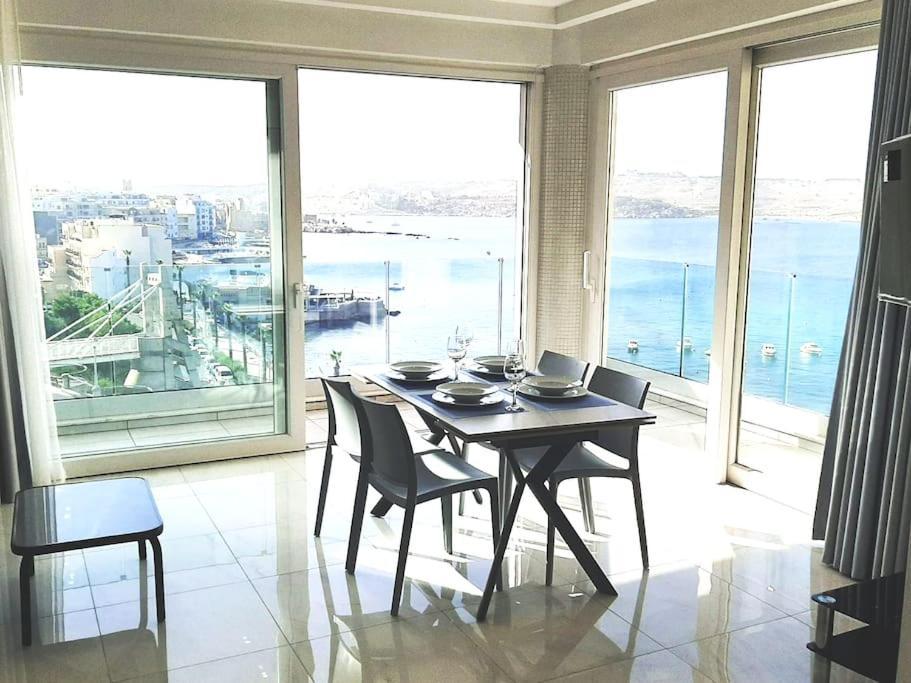 New Seafront Apartment - Spectacular Views 圣保罗湾城 外观 照片