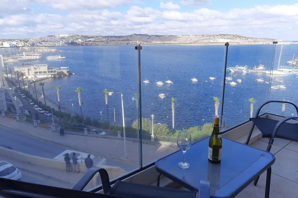 New Seafront Apartment - Spectacular Views 圣保罗湾城 外观 照片