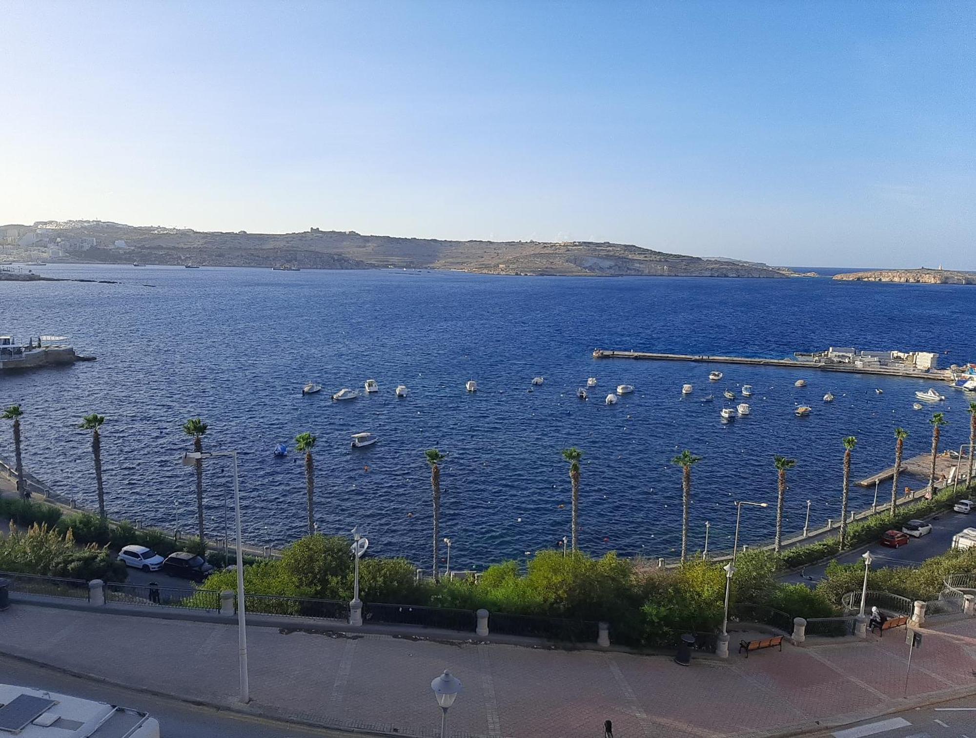 New Seafront Apartment - Spectacular Views 圣保罗湾城 外观 照片